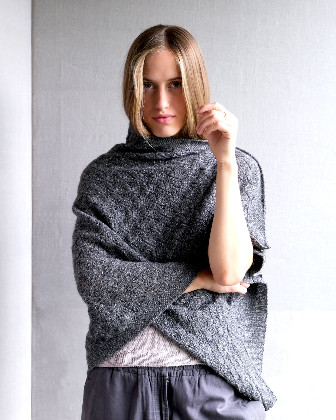 EMBRACE PONCHO